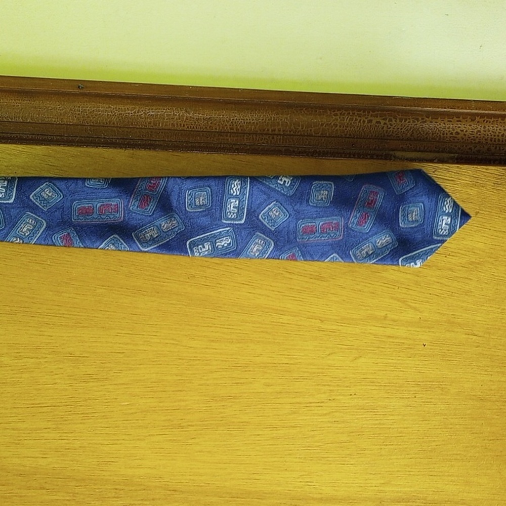 Westchester Classics Tie.  Like New! Blue, Green, Red & Gold Pattern
